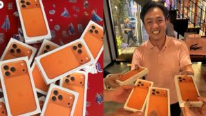 Cường Đô La chi hàng trăm triệu 'bỏ sỉ' iPhone 17 pro max tặng bạn bè và nhân viên, gặp là tặng!