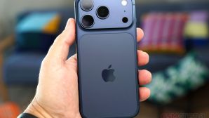 Mở hộp, trên tay iPhone 17 Pro: iPhone nhỏ gọn đầy mạnh mẽ, camera zoom 8x