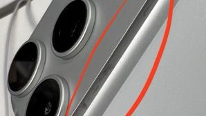 Loạt chủ sở hữu iPhone 17 Pro Max 'khóc ròng' - lo lắng vì chất lượng quá mong manh