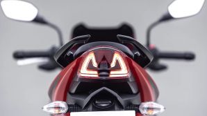 ‘Tân binh côn tay’ 160cc giá 61 triệu đồng trình làng, có ABS như Yamaha Exciter và Honda Winner R