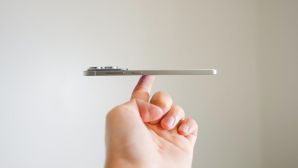 Điện thoại mỏng là xu hướng nhất thời, Galaxy S25 Edge lao dốc, Samsung có thể phải đổi chiến lược!