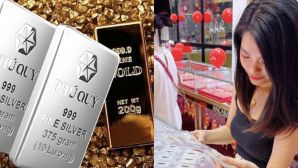 Trái ngược với giá vàng tăng 'khủng', giá bạc bất ngờ hạ nhiệt, người dân chen chân mua từng lượng tích trữ