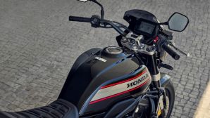 Tin xe máy 12/10: ‘Huyền thoại côn tay’ mới của Honda ra mắt, đẹp hơn cả Winner R và Exciter, giá mềm