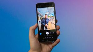Galaxy S24 Plus giảm sâu như kho không 10 triệu, trang bị cực gắt AI xịn ăn đứt iPhone 17 Pro Max