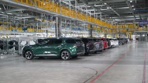 Ngành công nghiệp ô tô Việt Nam có bước phát triển mới, ai còn dám nói ‘không làm nổi con ốc vít’