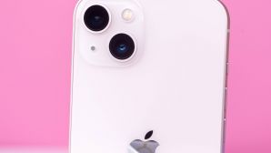 Bảng giá iPhone 13 tháng 10: Chỉ còn bản 128GB, đáng mua nhất tháng 10, không quá kém iPhone 17