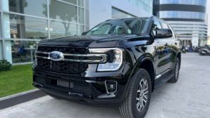 Giá Ford Everest lăn bánh giữa tháng 10/2025 giảm ‘thủng đáy’, ‘hạ gục’ Toyota Fortuner và Santa Fe
