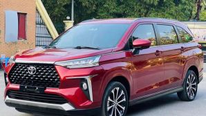 Giá lăn bánh Toyota Veloz Cross giảm mạnh giữa tháng 10/2025, quyết ‘soán ngôi’ Mitsubishi Xpander