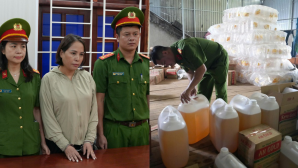 Nghệ An: Lật tẩy đường dây dầu ăn giả thu lợi 75 tỉ đồng, cận cảnh vật phẩm thu được tại hiện trường