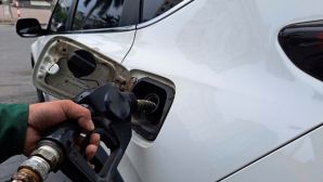 Cập nhật giá xăng dầu hôm nay 22/10: Rủi do nguồn cung lớn, giá xăng dầu biến động, ngày mai sẽ giảm mạnh