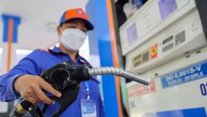 Giá xăng dầu hôm nay 23/10: Đồng loạt giảm mạnh từ 15h chiều nay, đây là lần giảm thứ 18 trong năm