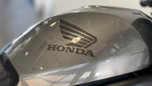 Honda ra mắt ‘huyền thoại côn tay’ mới đẹp hơn cả Winner R: Đẳng cấp vượt thời gian, có ABS, giá mềm