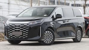 MPV gia đình mới ra mắt được ví như ‘Toyota Alphard giá rẻ’