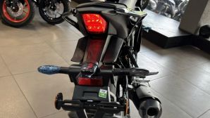 Yamaha chính thức mở bán ‘vua côn tay’ 155cc mới giá 52 triệu đồng: Chơi tất tay với Honda Winner R