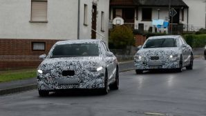 Chưa kịp “hạ nhiệt” tại Việt Nam, Mercedes E-Class thế hệ mới  đã lộ diện với động cơ điện