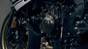 ‘Huyền thoại côn tay’ kinh điển của Yamaha chính thức ra mắt: Đẳng cấp 'vượt thời gian', giá cực mềm