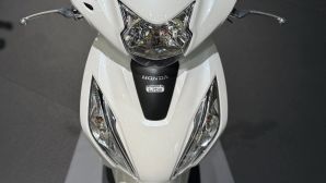 Honda Vision phiên bản 2026 chính thức lộ ảnh thực tế: Thiết kế đỉnh hơn SH Mode, giá 33 triệu đồng