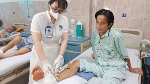 Cái kết bất ngờ của người đàn ông bị đứt lìa bàn chân khi vận hành máy cắt cỏ