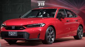 Honda Civic và Toyota Corolla thế hệ mới tái khởi động cuộc đua sedan hạng C