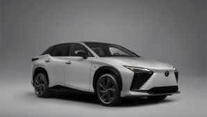 Lexus RZ 2026 ra mắt: Sang trọng hơn, giá chỉ ngang xe phổ thông hạng D
