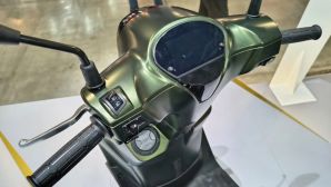 ‘Khắc tinh’ của Honda SH Mode chính thức trình làng: Thiết kế sang trọng, có đủ cả ABS 2 kênh và TCS