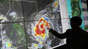 Tin bão mới nhất: Bão Phượng Hoàng đổ bộ trong đêm nay, nước ta chịu ảnh hưởng thế nào?