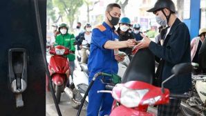 Cập nhật giá xăng dầu hôm nay 11/11: Giảm do lo ngại về tình trạng dư cung và lệnh trừng phạt của Hoa Kỳ