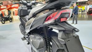 Đối thủ ‘một 9 một 10’ với Honda SH chính thức ra mắt với loạt trang bị đẳng cấp, giá dự kiến 'mềm'