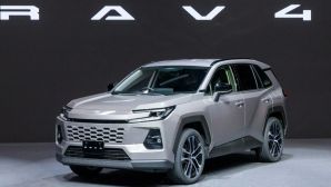 Toyota RAV4 2026 'đội giá' gần 4.000USD, nhiều khách hàng cân nhắc lựa chọn khác