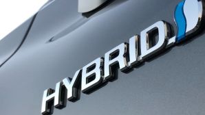 Xe hybrid sắp chiếm sóng thị trường nhờ ưu đãi thuế khủng đầu năm sau