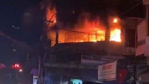 Cháy kinh hoàng nhà trọ 4 tầng ở Nha Trang, công tác chữa cháy, cứu hộ, cứu nạn gặp khó khăn 