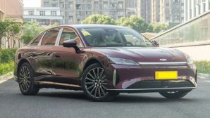 Sedan hạng D giá chỉ 675 triệu đồng thách thức Toyota Camry: Nội thất tiện nghi, công nghệ hiện đại