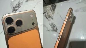 iPhone 17 Pro Max màu Cam Vũ Trụ ‘bay màu’ chỉ sau 1 lần lau bằng khăn ướt