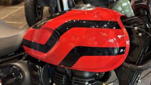 ‘Vua côn tay’ mới chính thức ra mắt giá 77 triệu đồng: 'Kèo căng' cho Honda Winner R và Yamaha Exciter