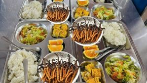 ﻿Thực hư bữa ăn toàn đông trùng hạ thảo, cua hoàng đế gây sốt ở một trường học Hà Nội