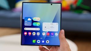 Galaxy Z Fold7 xả kho cuối tháng 11, điện thoại gập đa năng, AI xịn ‘out trình’ iPhone 17 Pro Max