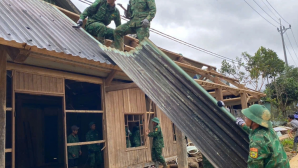 Đà Nẵng: Đưa người dân di dời tới nơi an toàn trước ảnh hưởng phức tạp của mưa bão