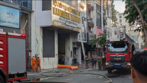 Cháy thẩm mỹ viện ở TPHCM: Hiện trường vụ cháy khiến khách hàng và nhân viên tháo chạy