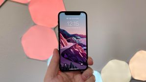 Không phải iPhone Air, đây mới là chiếc iPhone bị 'ghẻ lạnh' nhất mọi thời đại