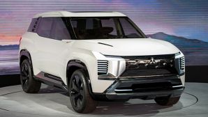 Mitsubishi Destinator ra mắt Việt Nam: Giá từ 739 triệu đồng - thách thức Mazda CX-5, Hyundai Tucson