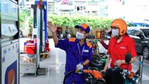 Từ 15 giờ chiều nay, giá xăng dầu tiếp tục được điều chỉnh: Giá xăng tăng, giá dầu giảm