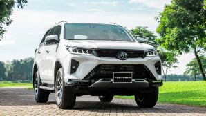 Giá ô tô Toyota 12/2025: Fortuner, Vios, Corolla Cross tiếp tục áp đảo thị trường