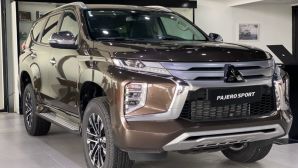 Mitsubishi Pajero Sport quyết 'soán ngôi' Ford Everest nhờ mức giá lăn bánh cực rẻ đầu tháng 12/2025