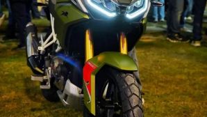 ‘Vua côn tay’ mới chính thức bàn giao giá 50 triệu đồng: Hạ đo ván Honda Winner R và Yamaha Exciter