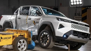Toyota Hilux 2026 đạt 5 sao ANCAP: Bán tải Nhật sẵn sàng về Việt Nam, điểm an toàn gây chú ý