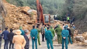 Sạt lở đất đá trên Quốc lộ 6 đoạn Mai Châu: 5 người thương vong, giao thông tê liệt