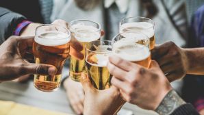 Công an siết chặt kiểm tra nồng độ cồn dịp cuối năm, làm sao hạ nhanh?