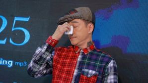 Tuấn Hưng đối diện nhiều thay đổi sau khi mẹ qua đời, khóc nức nở khi nhắc đến mẹ