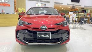 Giá lăn bánh Toyota Vios giữa tháng 12/2025 giảm sâu nhờ nhận ưu đãi khủng, 'hạ gục' Hyundai Accent