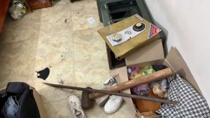 Quảng Ninh: Giải cứu cô gái trẻ bị thao túng tâm lý, dùng xà beng phá két sắt rồi trốn vào nhà nghỉ